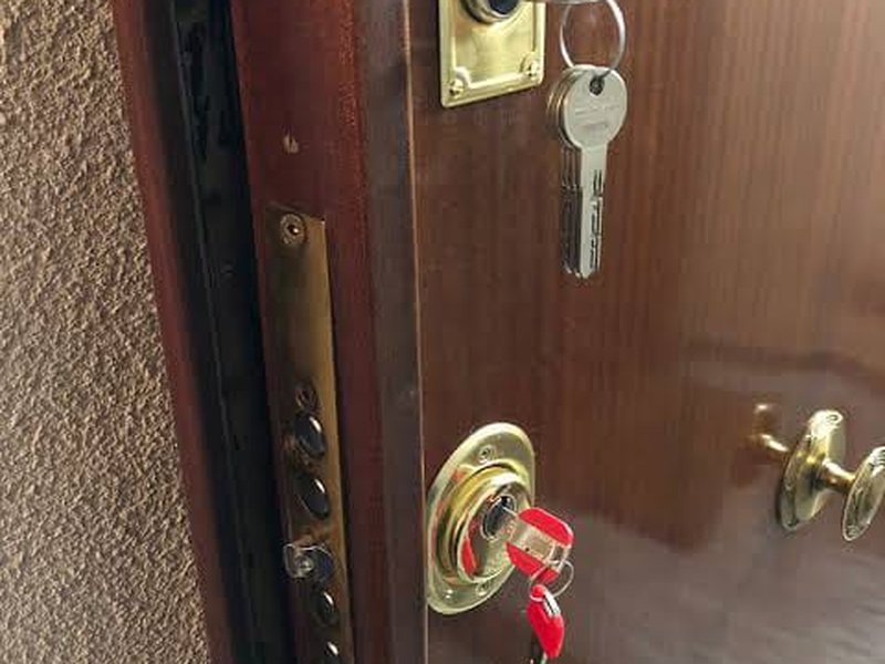 Seguridad y reparación tras robo en Fuenlabrada