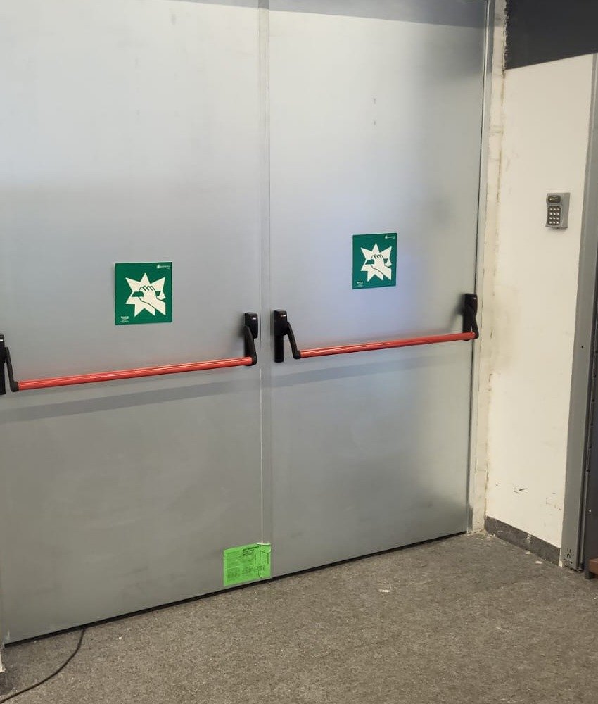 Instalación de puertas cortafuegos en Móstoles - Cerrajeros Móstoles 24h